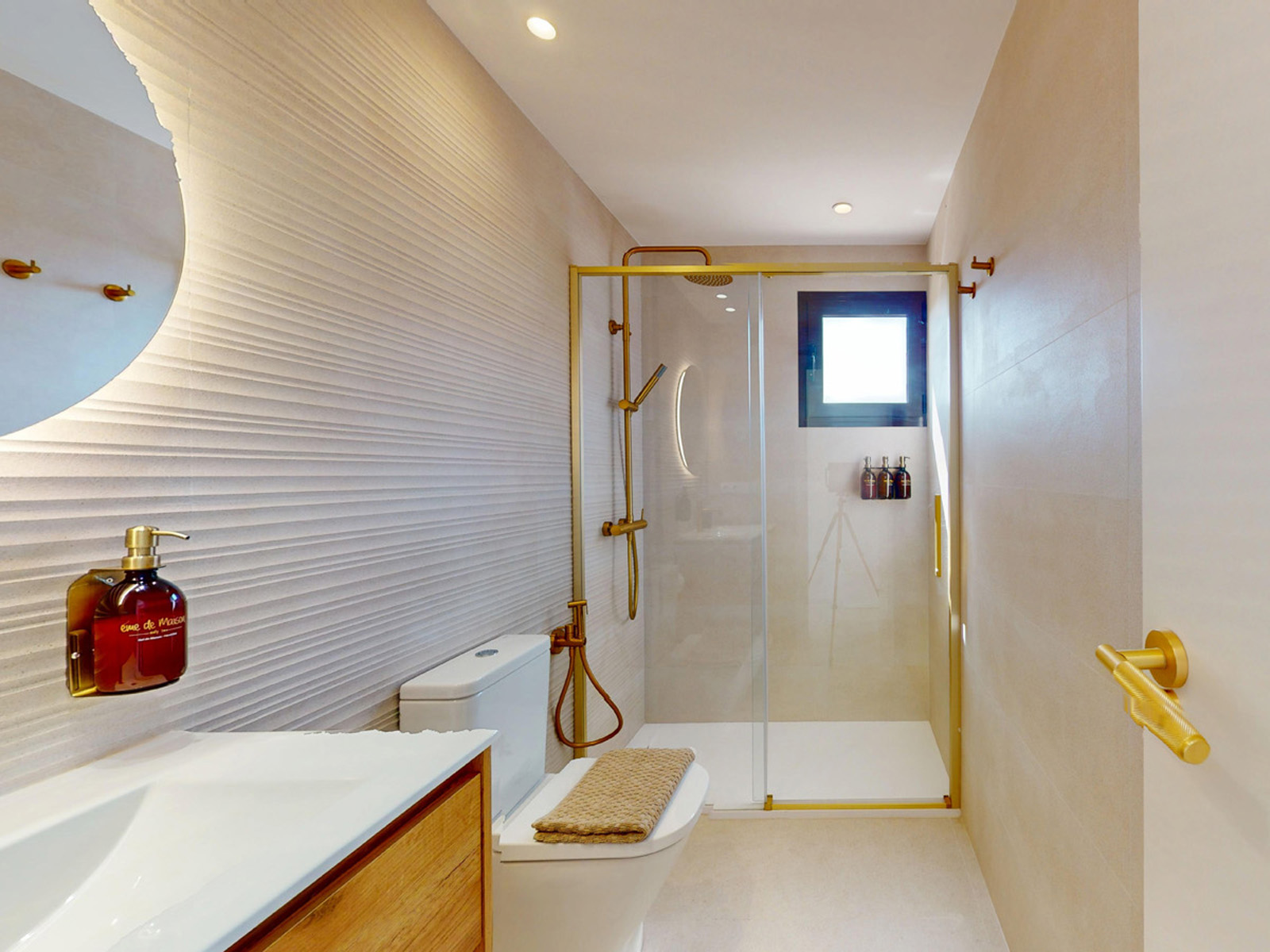 Baño EL ATICO despues de reforma